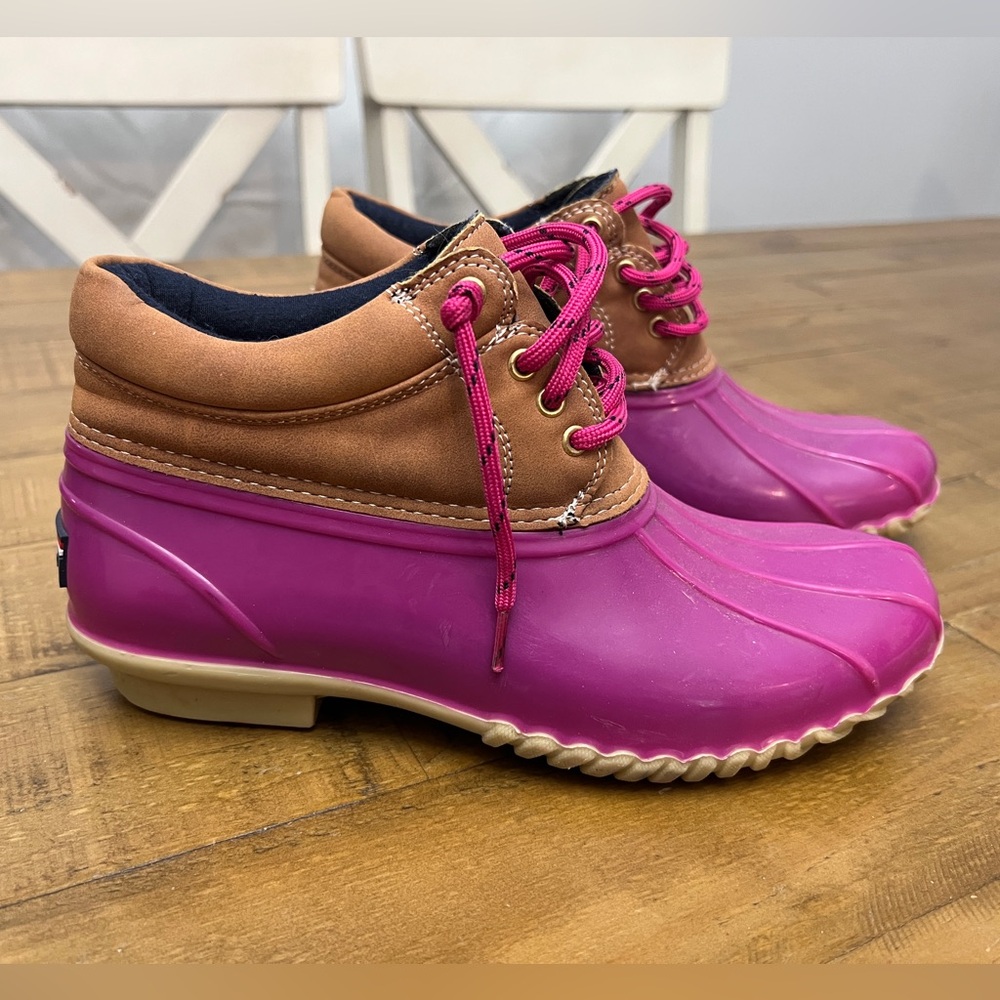Tommy Hilfiger Duck Boots Size 7M